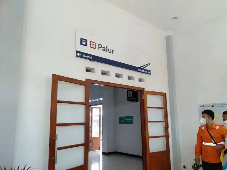 stasiun palur​